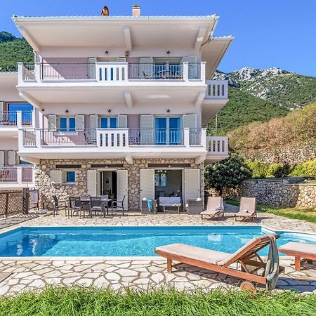 Villa Aeropi Nikiana Exteriör bild